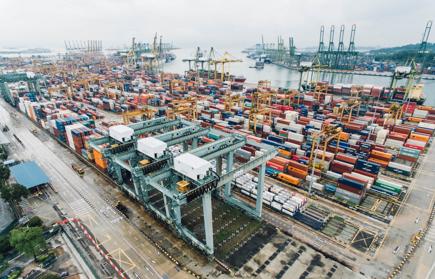 BAQ Trading — global trade & logistics